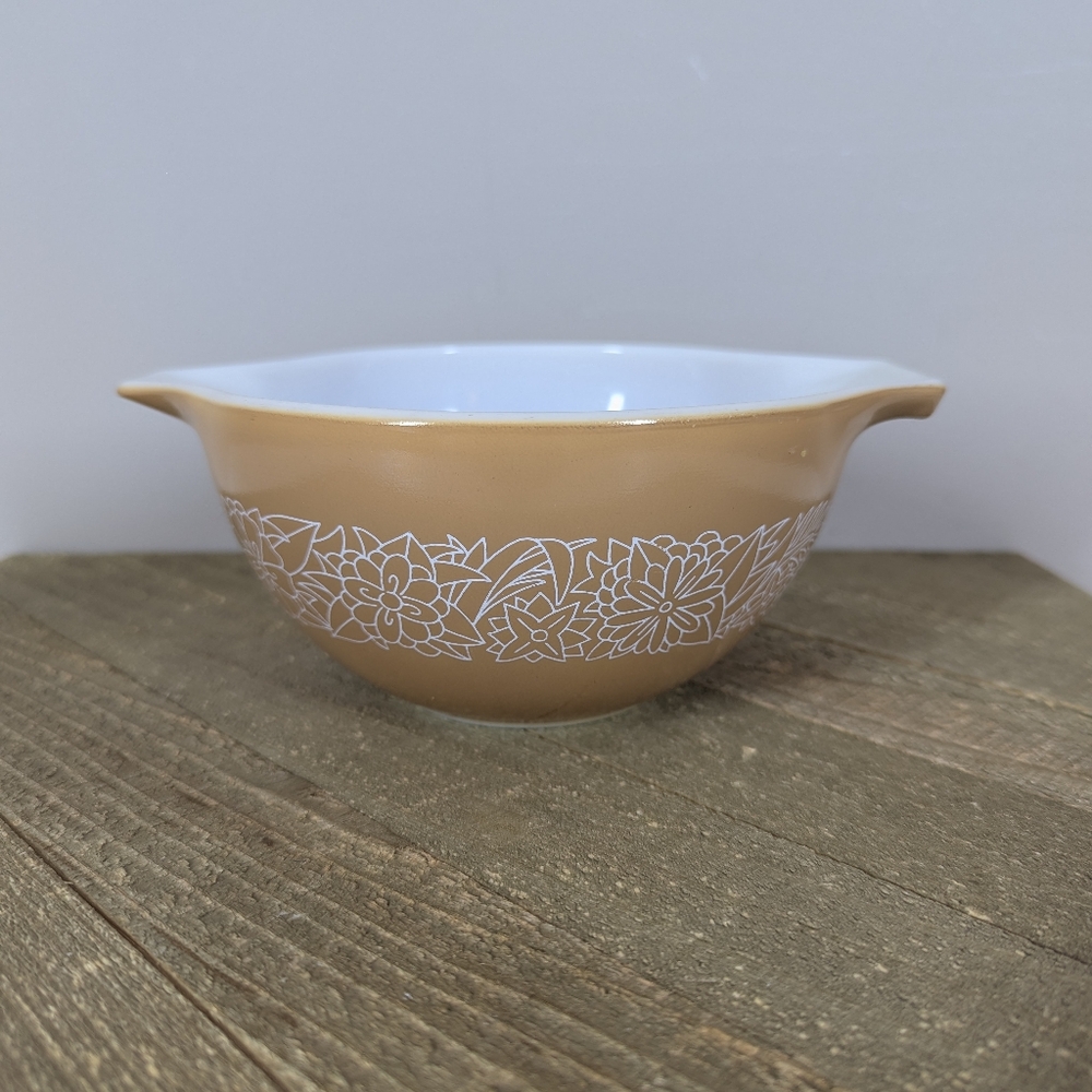 Vintage Pyrex 441 Woodland 1.5 Qt Cinderella Mixing Bowl Brown White Floral MCM